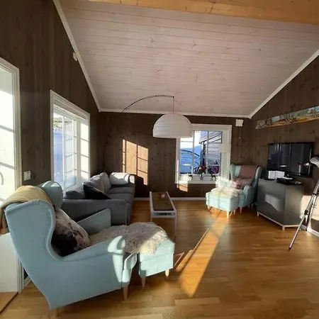 Modern At Budor, Close To Hamar And Loten, 1,5 From Oslo Nyaraló